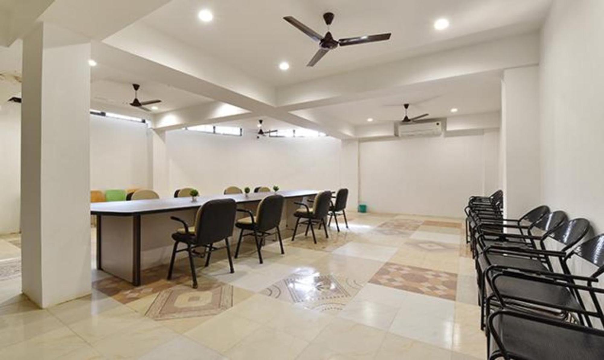 Fabhotel Siddharth Corporate - Vavol, Гандинагар Экстерьер фото